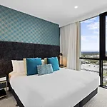 Southport Lux Top Floor Apartment