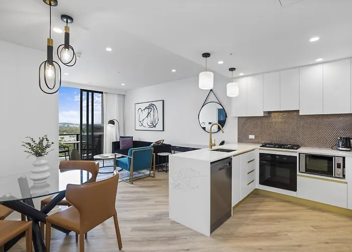 Southport Lux Top Floor Apartment