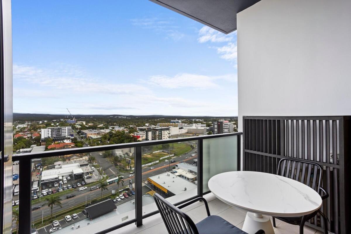 Southport Lux Floor Apartment