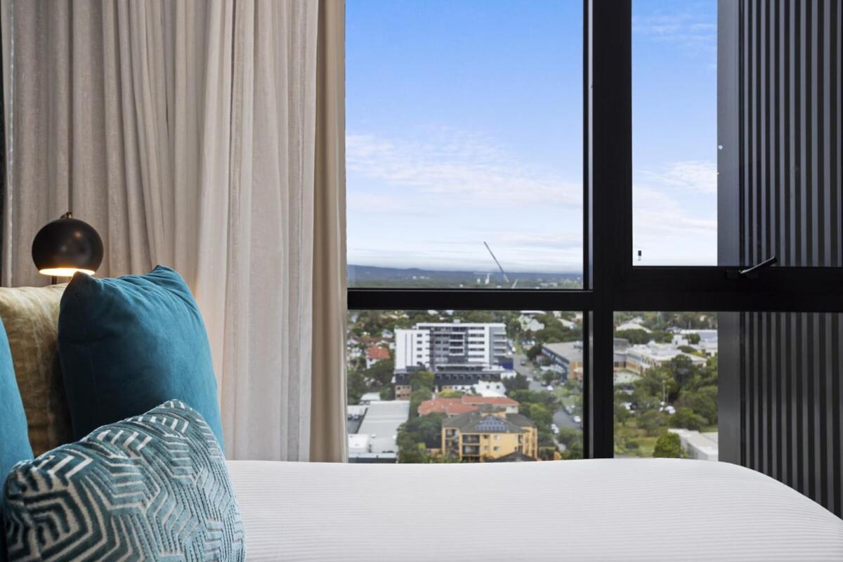 Southport Lux Floor Apartment *
